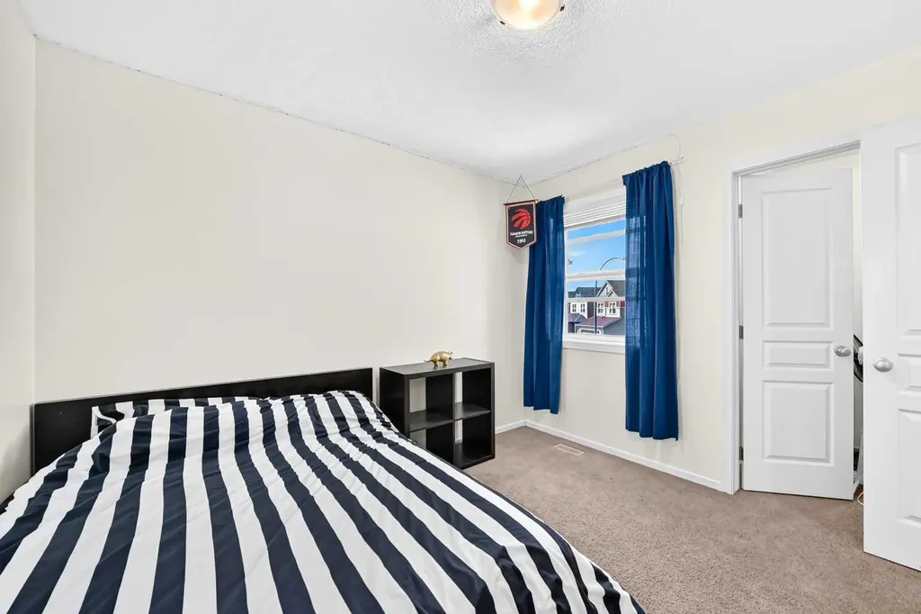 279 Copperpond Circle SE Calgary AB T2Z 0R4