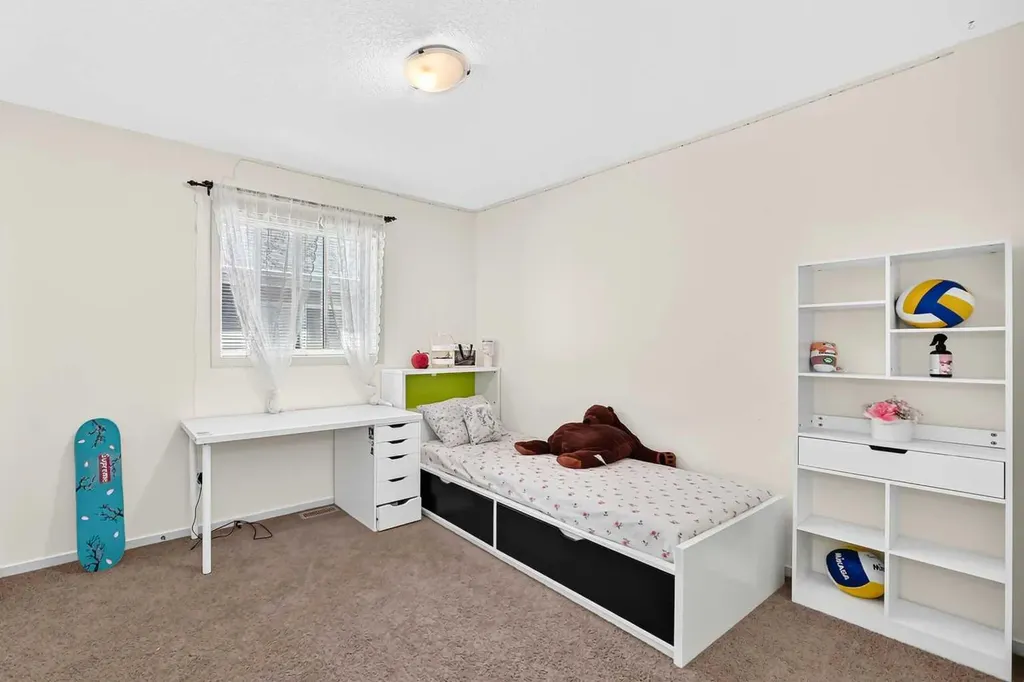 279 Copperpond Circle SE Calgary AB T2Z 0R4