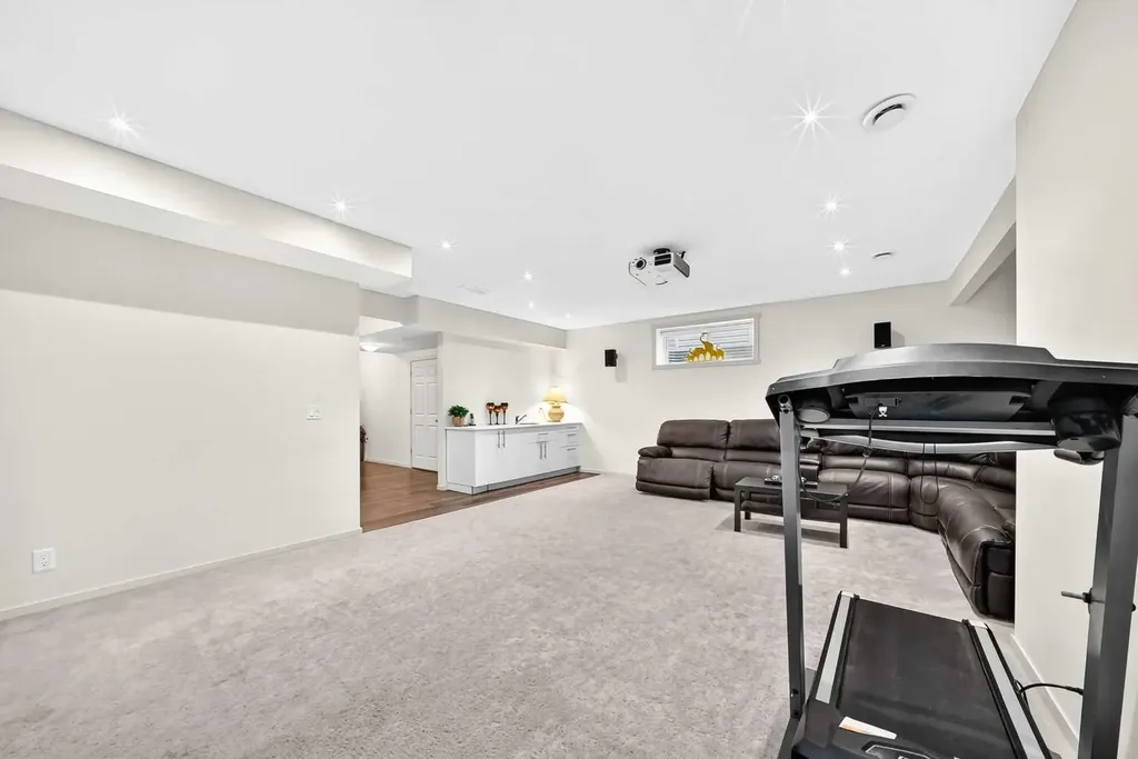 279 Copperpond Circle SE Calgary AB T2Z 0R4