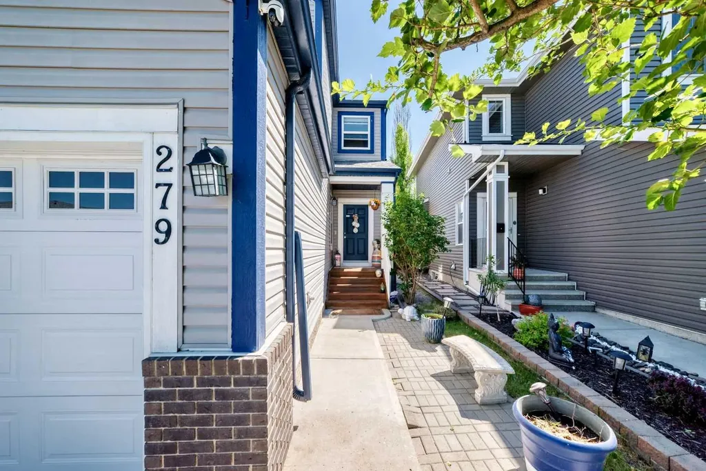 279 Copperpond Circle SE Calgary AB T2Z 0R4