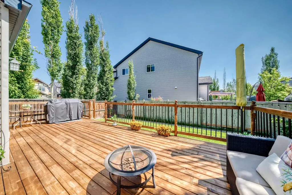 279 Copperpond Circle SE Calgary AB T2Z 0R4