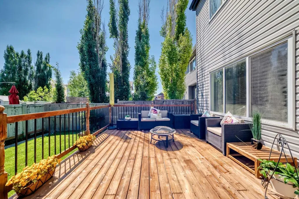 279 Copperpond Circle SE Calgary AB T2Z 0R4