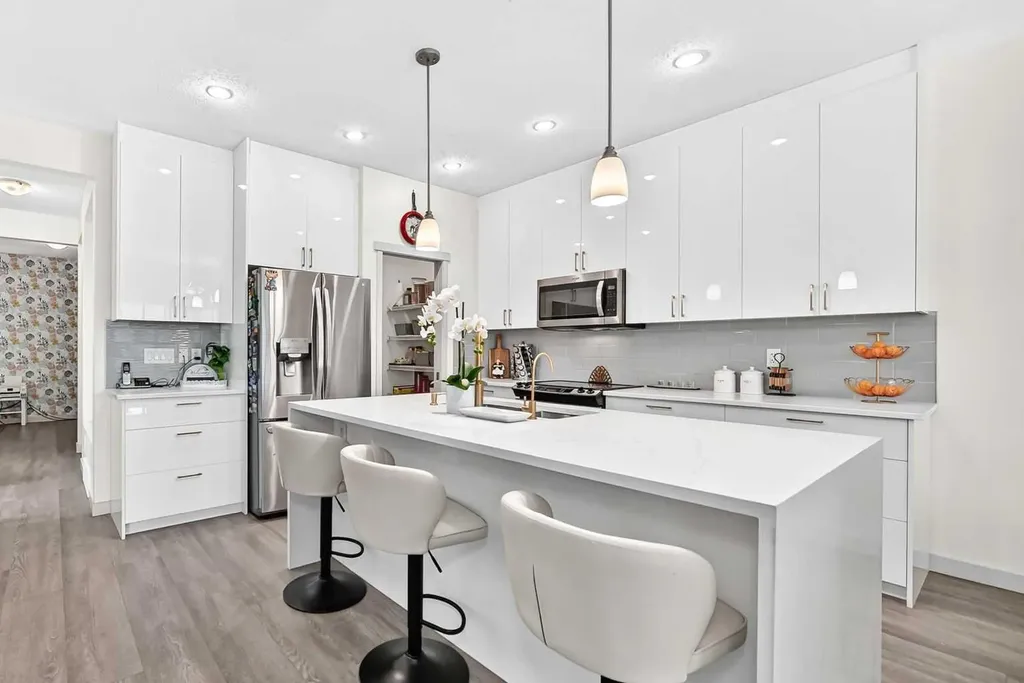 279 Copperpond Circle SE Calgary AB T2Z 0R4