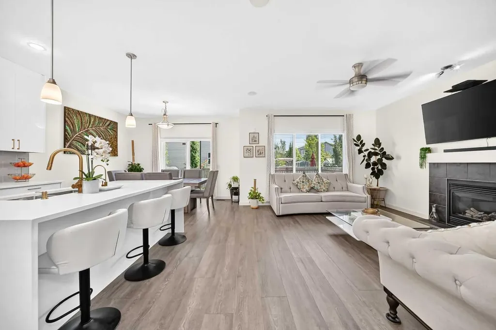 279 Copperpond Circle SE Calgary AB T2Z 0R4