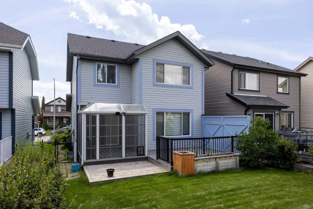 73 Sunset Heights Cochrane AB T4C 0C7