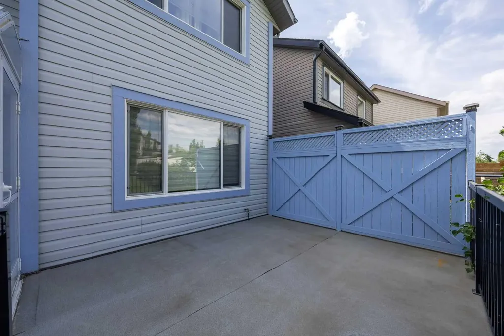 73 Sunset Heights Cochrane AB T4C 0C7