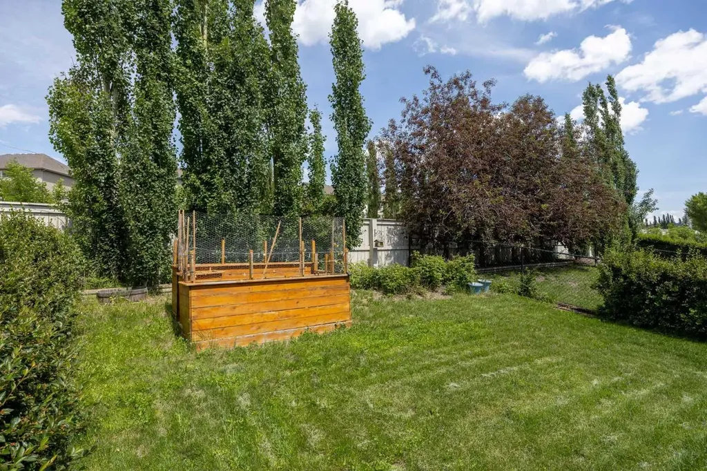 73 Sunset Heights Cochrane AB T4C 0C7