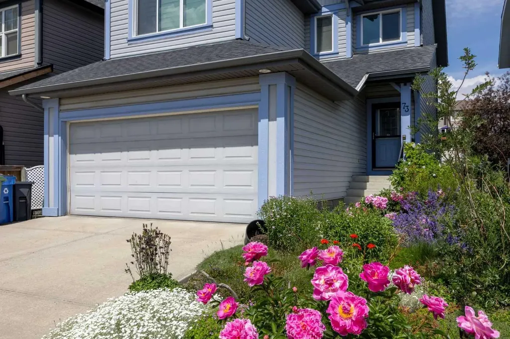 73 Sunset Heights Cochrane AB T4C 0C7