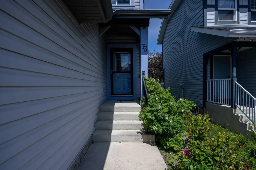 73 Sunset Heights Cochrane AB T4C 0C7