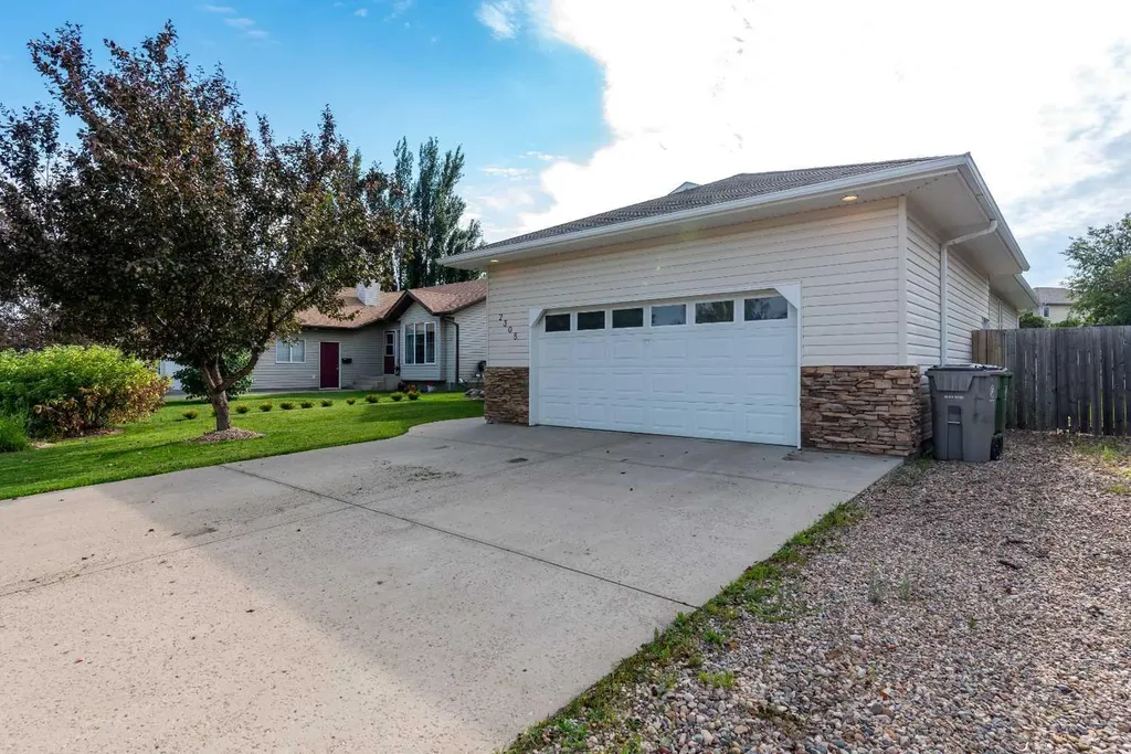 2308 52 Avenue Lloydminster AB T9V 2Z8