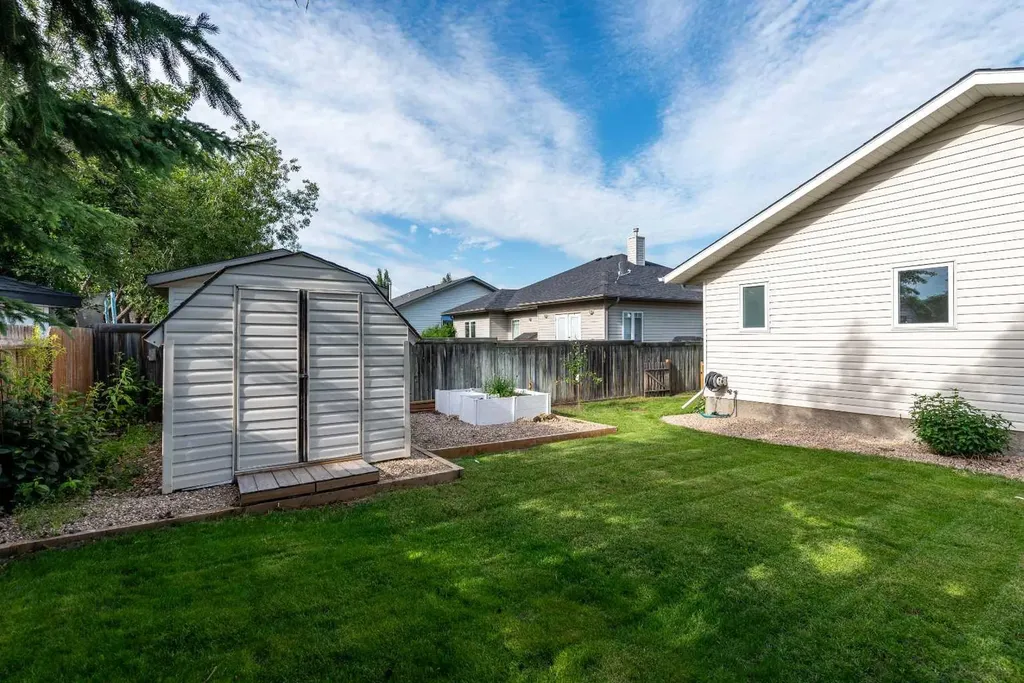 2308 52 Avenue Lloydminster AB T9V 2Z8