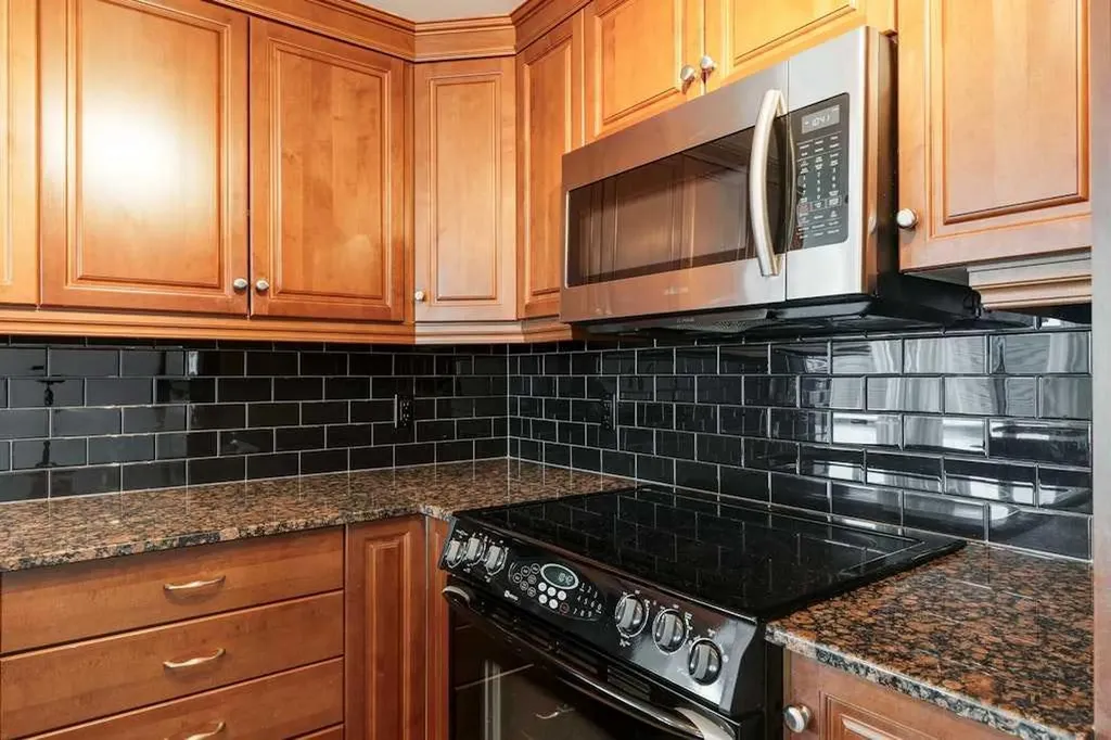 920 5 Avenue SW Calgary AB T2P 5P6