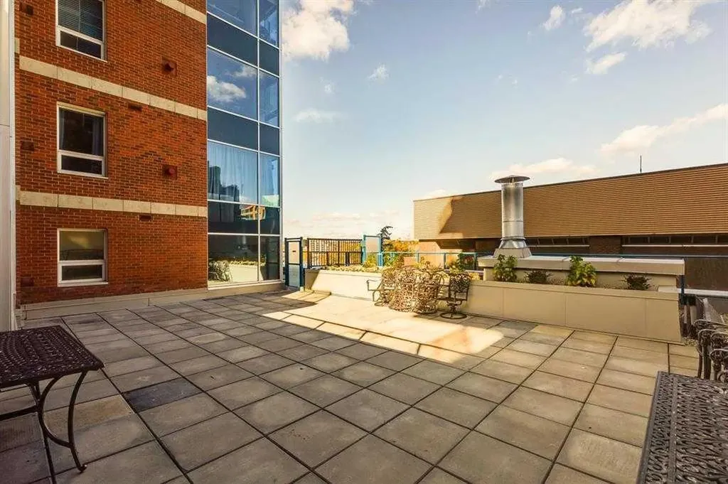 920 5 Avenue SW Calgary AB T2P 5P6
