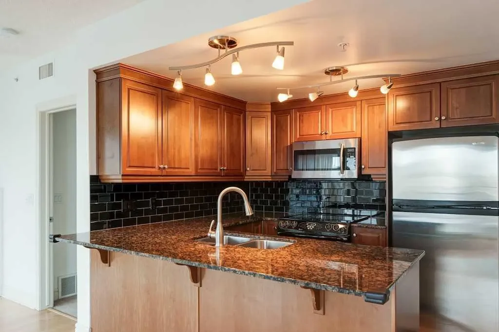 920 5 Avenue SW Calgary AB T2P 5P6