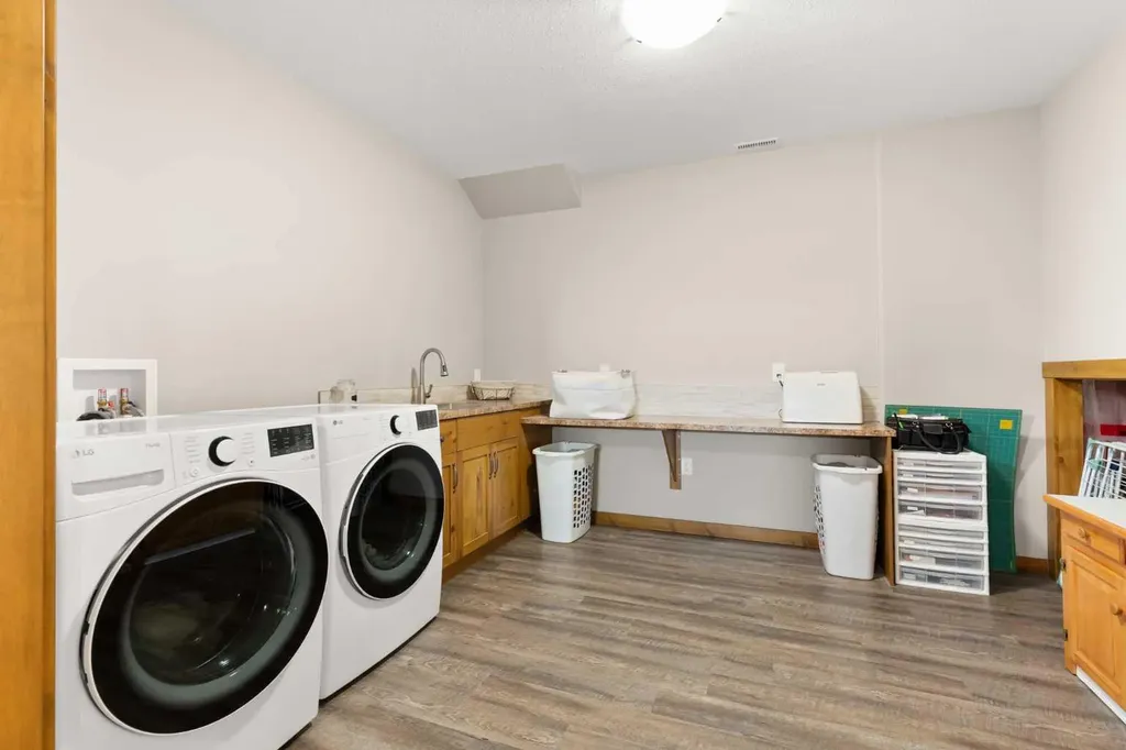 7228 Township Road 110 Rural Cypress County AB T0K 1Z0