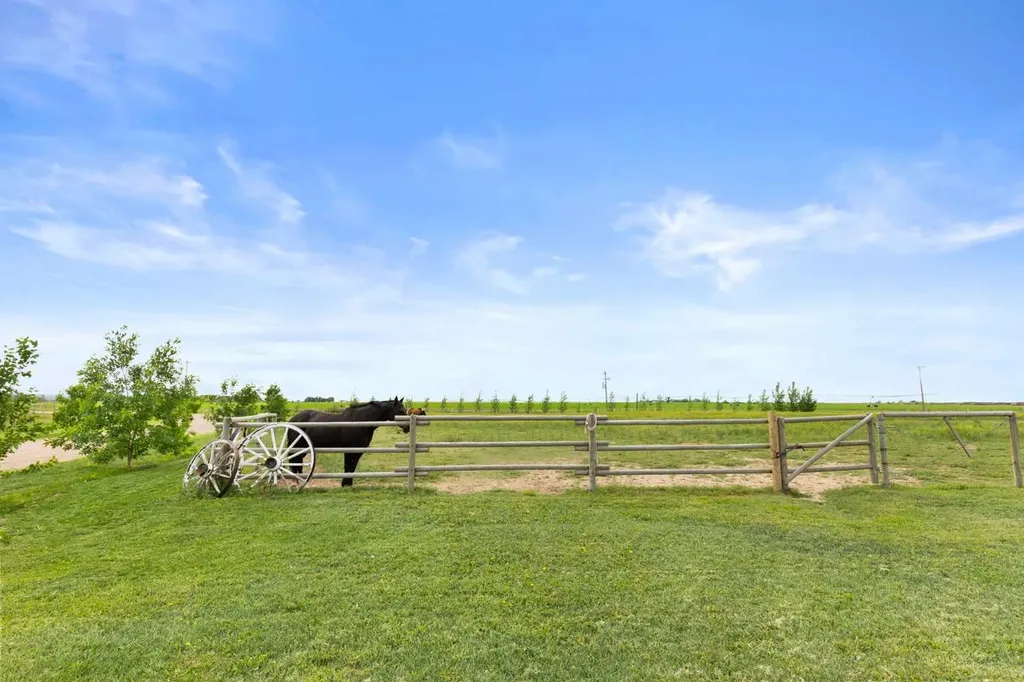 7228 Township Road 110 Rural Cypress County AB T0K 1Z0