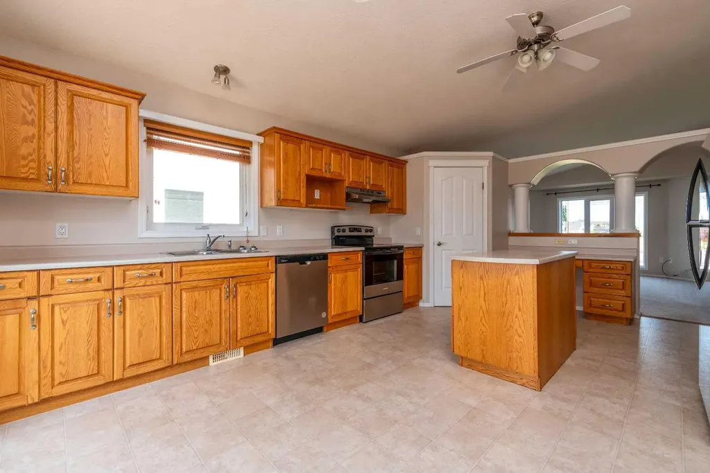6601 39 Street Lloydminster AB T9V 2Y3