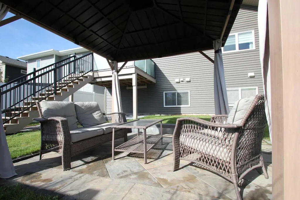 73 Longmire Close Red Deer AB T4R 0T1