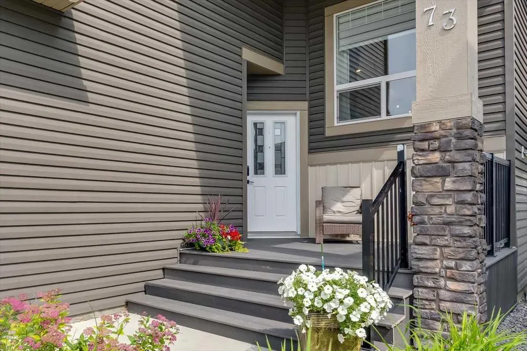 73 Longmire Close Red Deer AB T4R 0T1