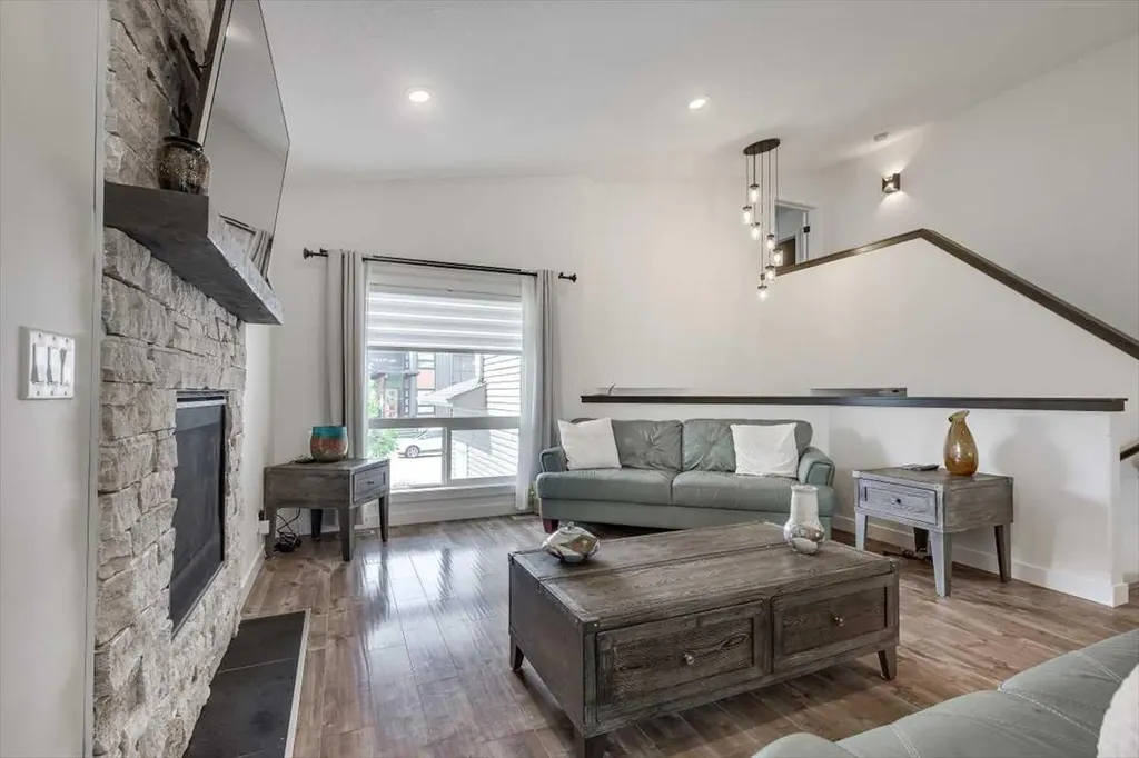 73 Longmire Close Red Deer AB T4R 0T1