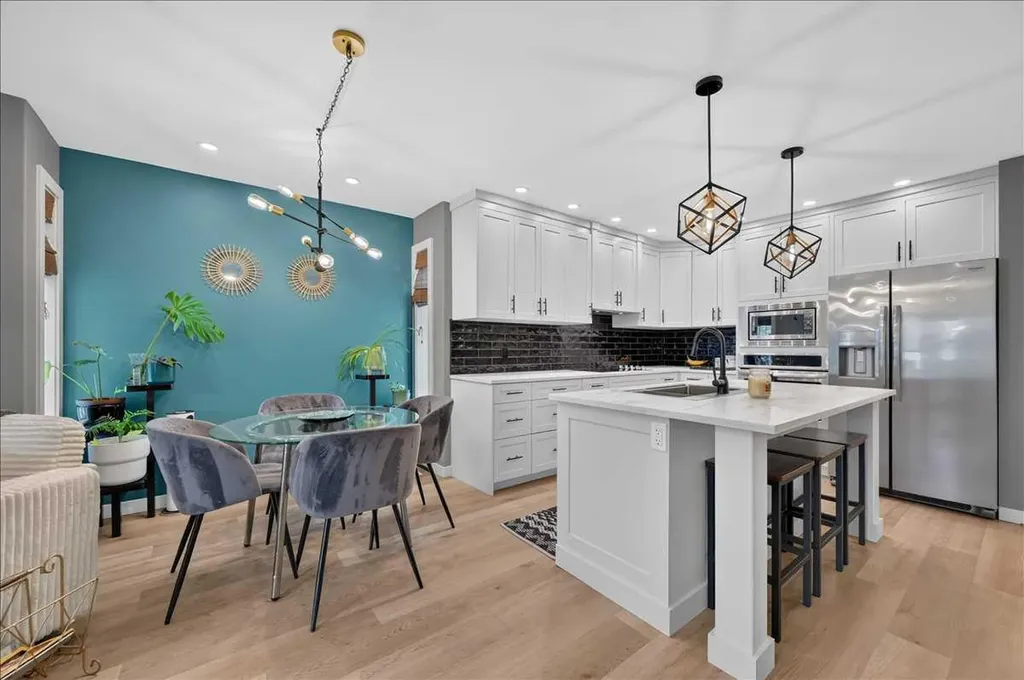33 Stonegate Drive NW Airdrie AB T4B 2V9