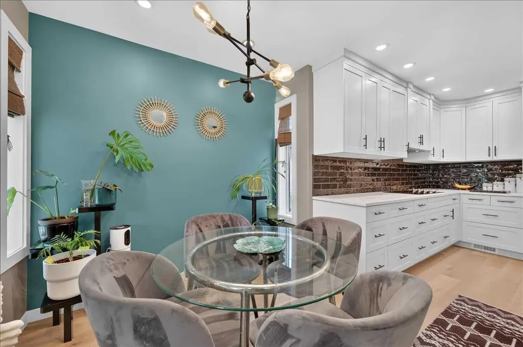 33 Stonegate Drive NW Airdrie AB T4B 2V9