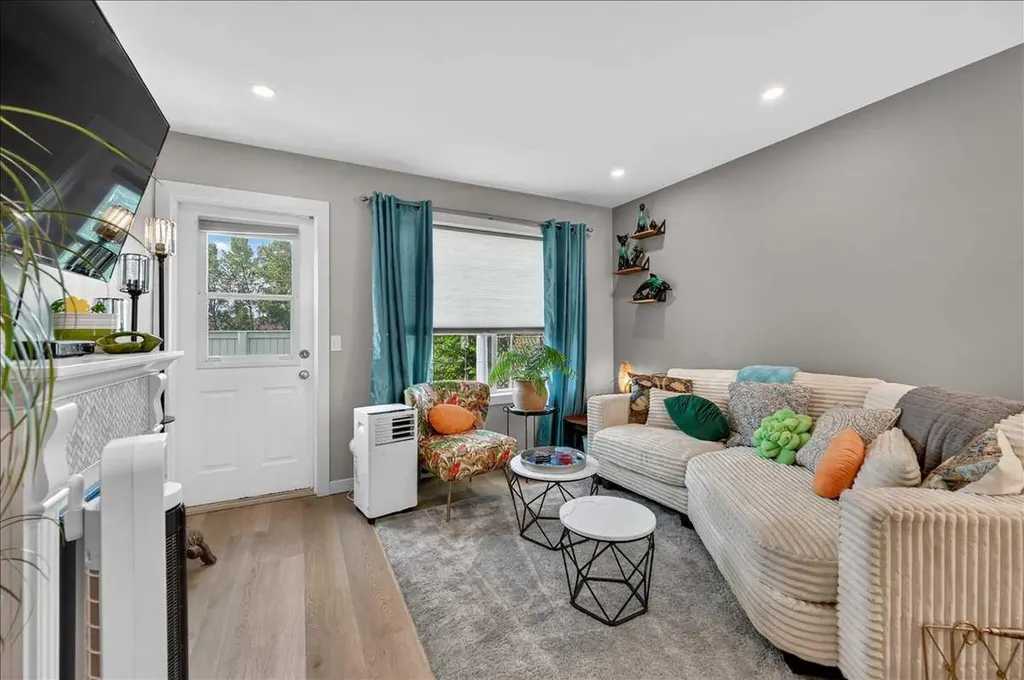 33 Stonegate Drive NW Airdrie AB T4B 2V9
