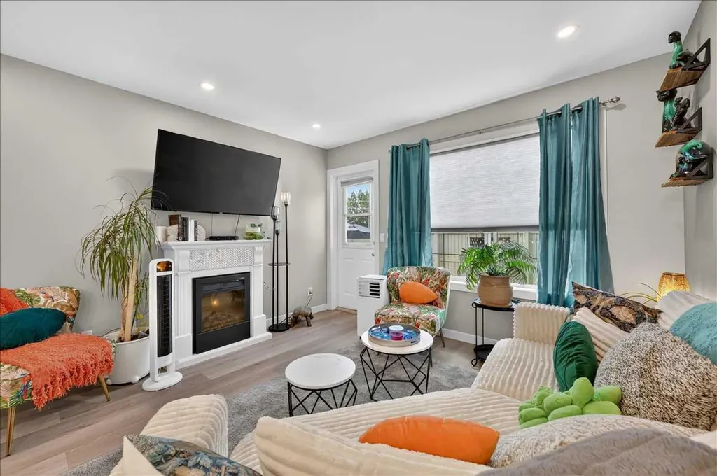 33 Stonegate Drive NW Airdrie AB T4B 2V9
