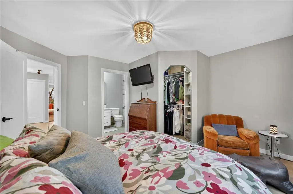 33 Stonegate Drive NW Airdrie AB T4B 2V9