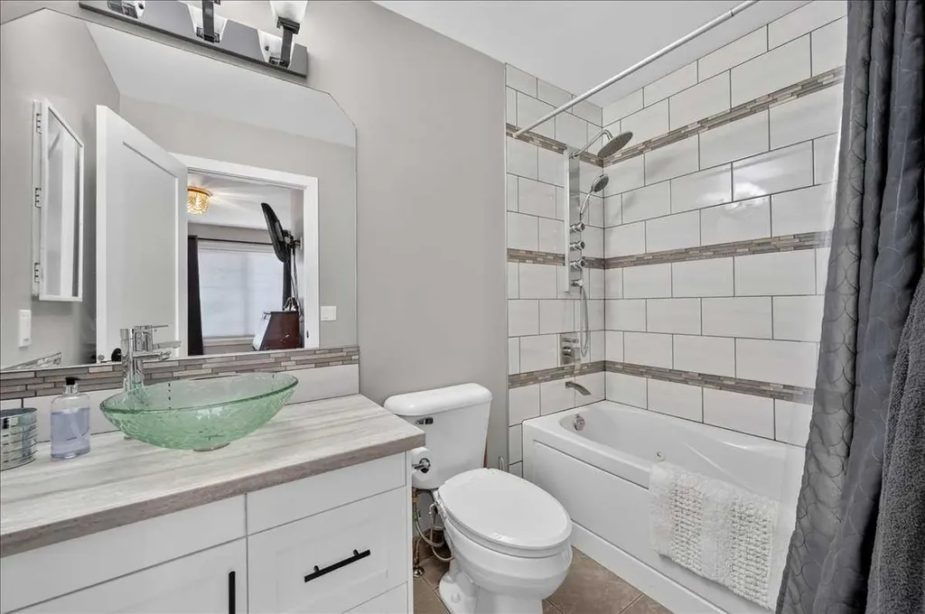 33 Stonegate Drive NW Airdrie AB T4B 2V9