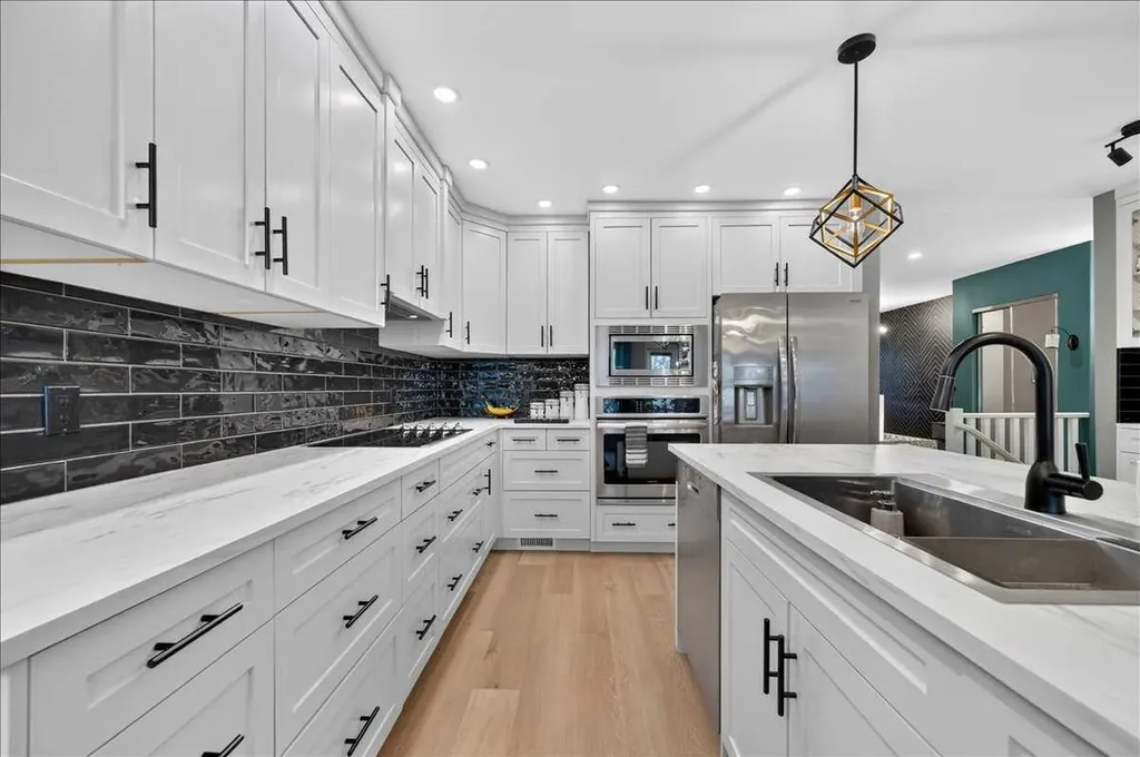 33 Stonegate Drive NW Airdrie AB T4B 2V9