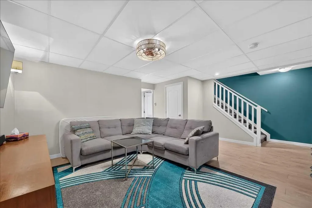33 Stonegate Drive NW Airdrie AB T4B 2V9