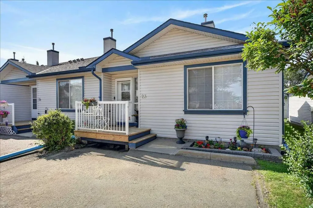 33 Stonegate Drive NW Airdrie AB T4B 2V9