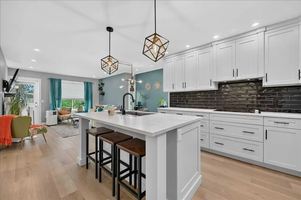 33 Stonegate Drive NW Airdrie AB T4B 2V9