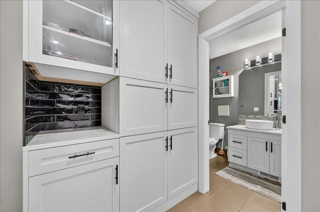 33 Stonegate Drive NW Airdrie AB T4B 2V9