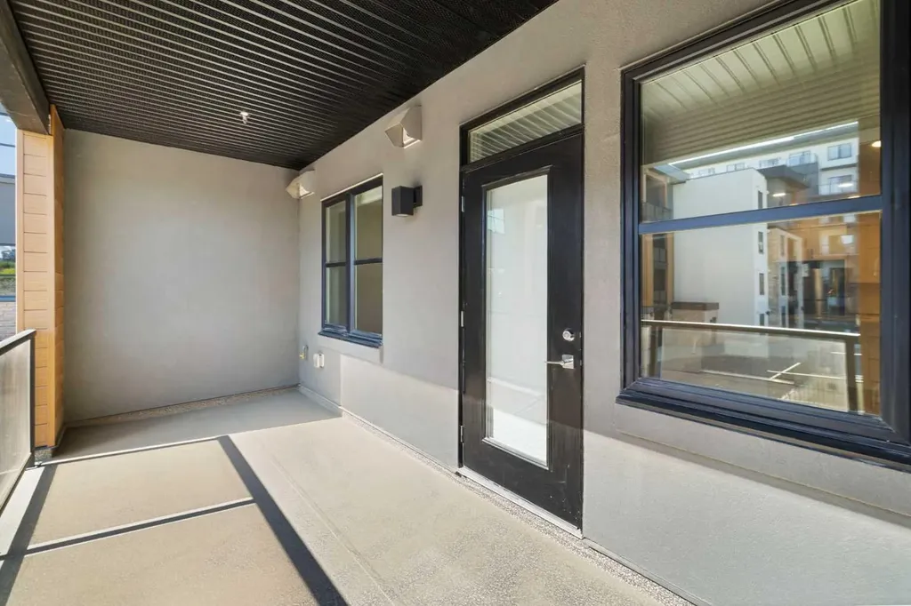 8355 19 Avenue SW Calgary AB T3H6G3
