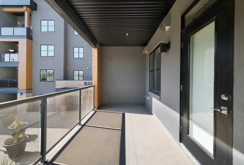 8355 19 Avenue SW Calgary AB T3H6G3