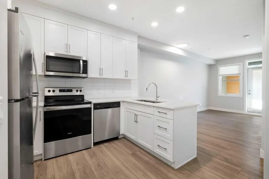 8355 19 Avenue SW Calgary AB T3H6G3