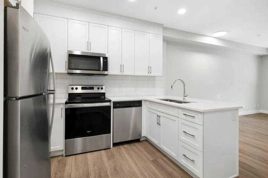 8355 19 Avenue SW Calgary AB T3H6G3