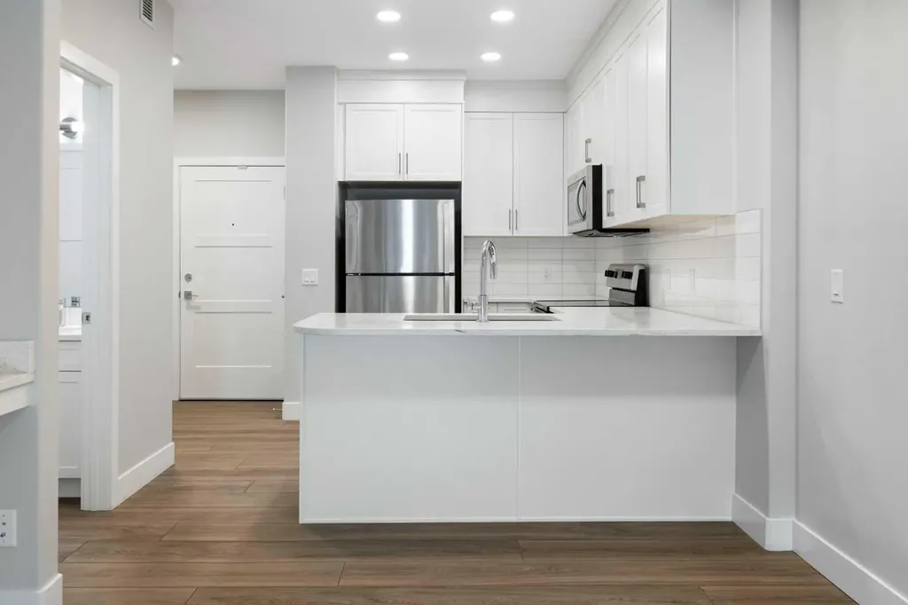 8355 19 Avenue SW Calgary AB T3H6G3