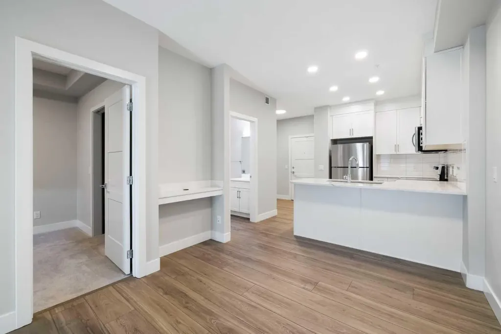 8355 19 Avenue SW Calgary AB T3H6G3