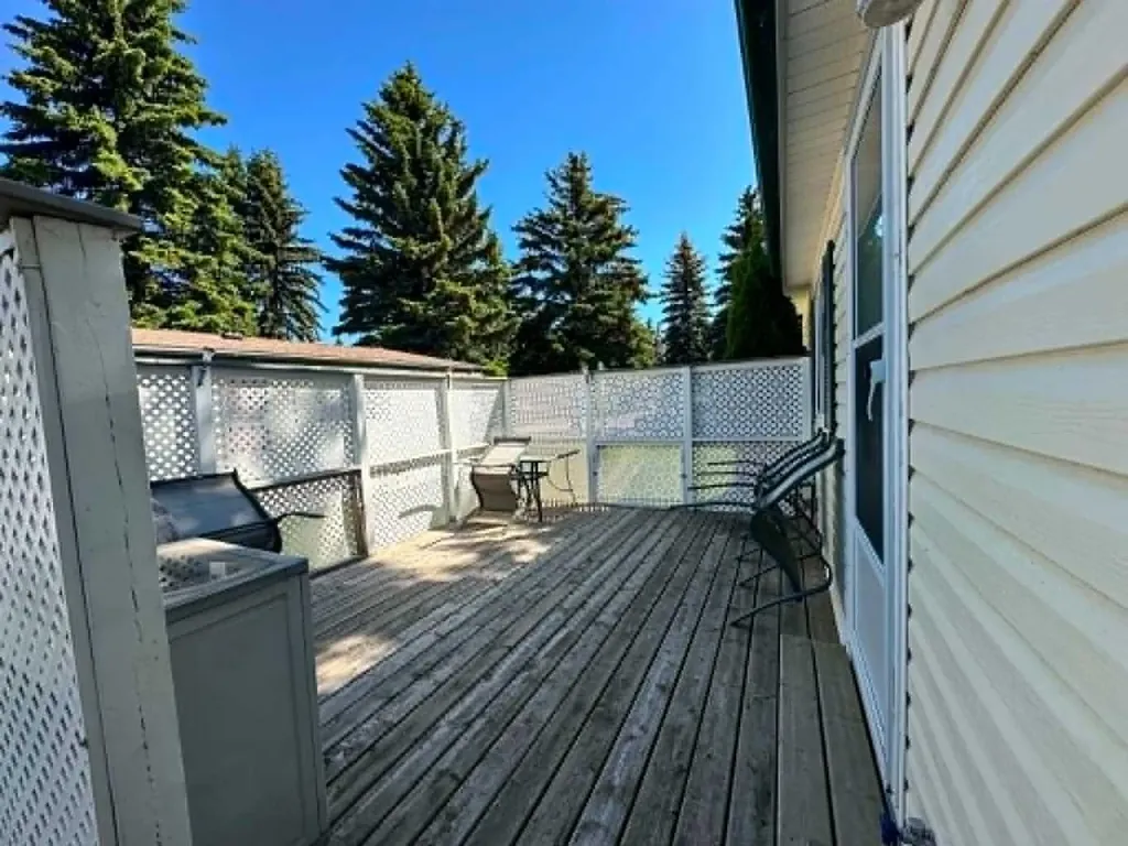 6205 54 Street Ponoka AB T4J1M5