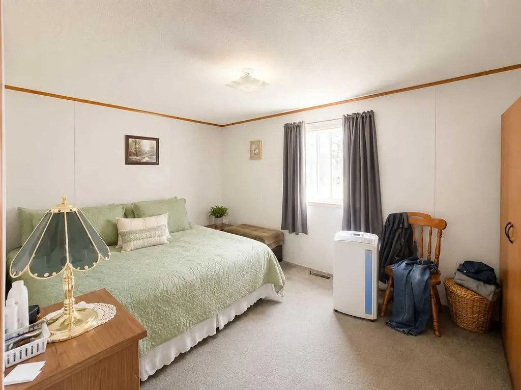 6205 54 Street Ponoka AB T4J1M5