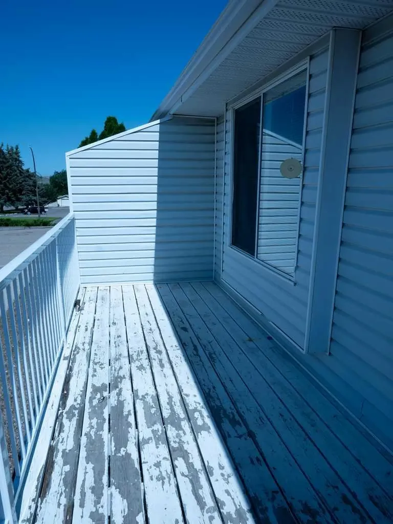 68 Valleyview Drive SW Medicine Hat AB T1A8N6