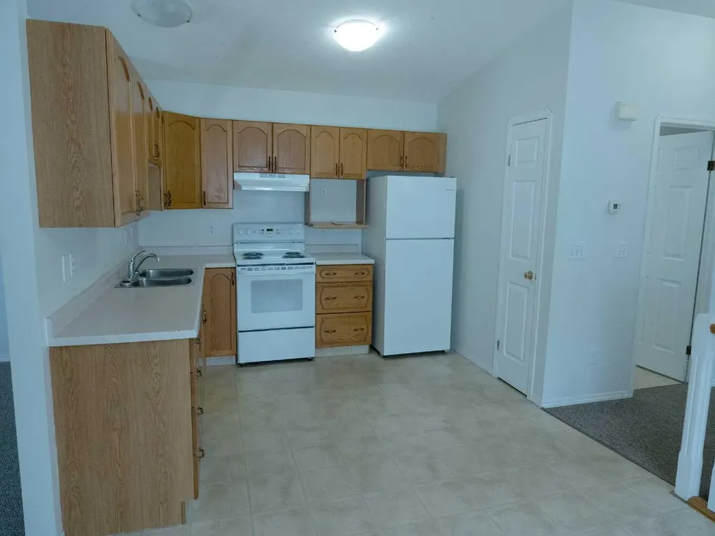 68 Valleyview Drive SW Medicine Hat AB T1A8N6