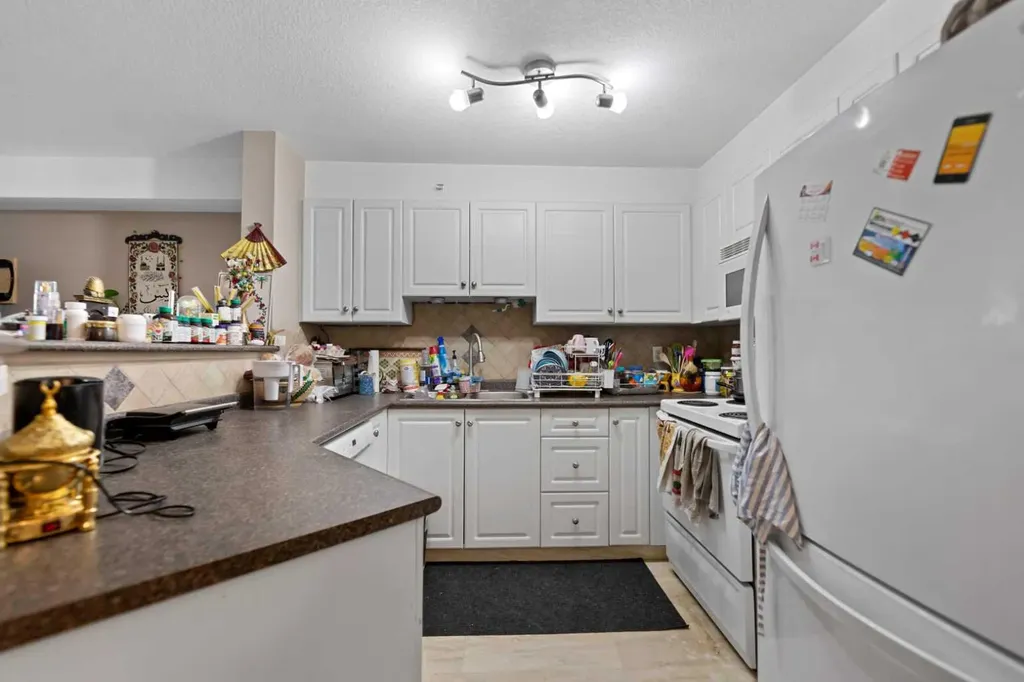 3000 Citadel Meadow Point NW Calgary AB T3G 5N5