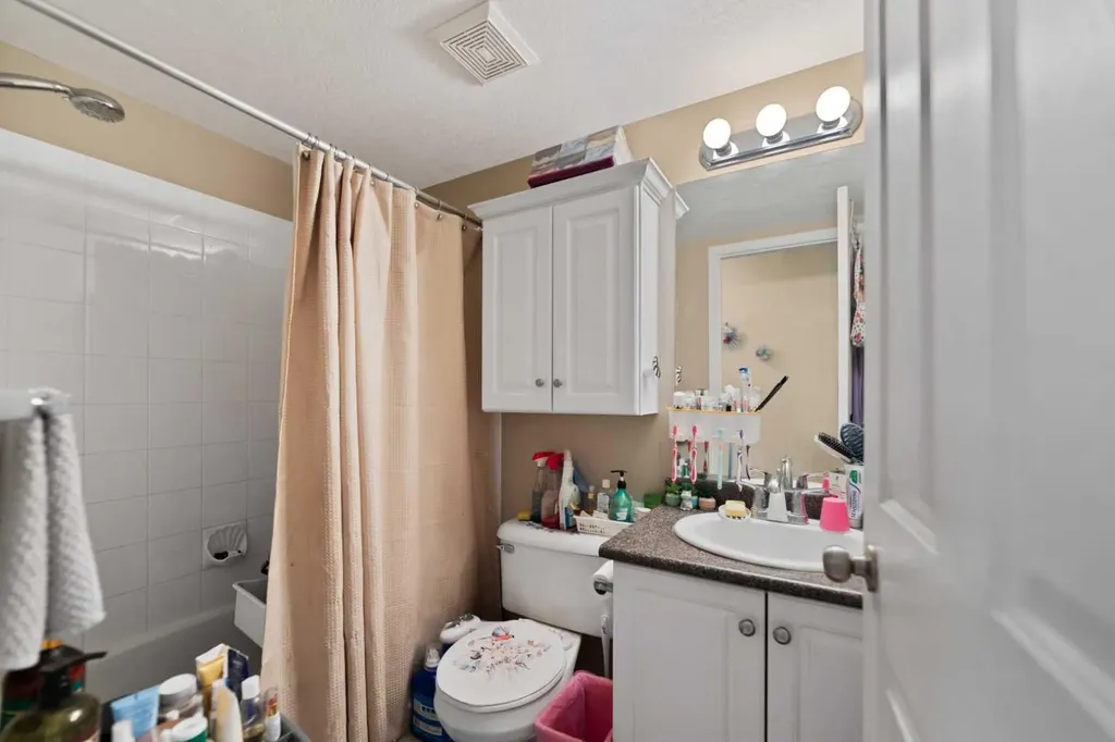 3000 Citadel Meadow Point NW Calgary AB T3G 5N5