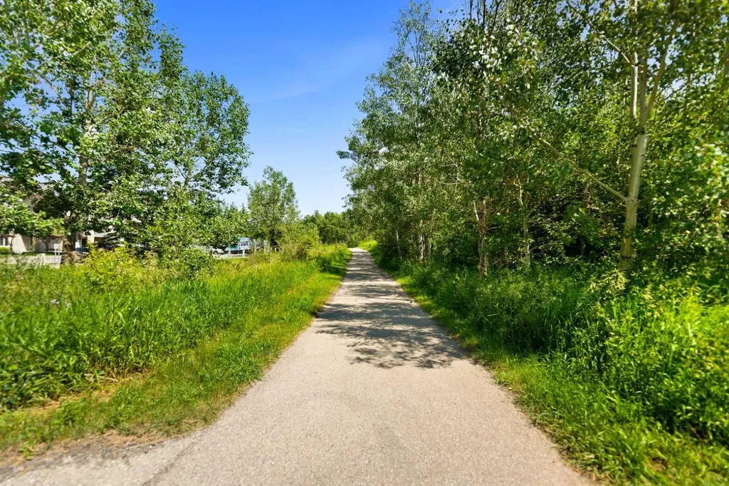 3000 Citadel Meadow Point NW Calgary AB T3G 5N5