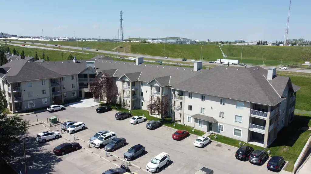 3000 Citadel Meadow Point NW Calgary AB T3G 5N5