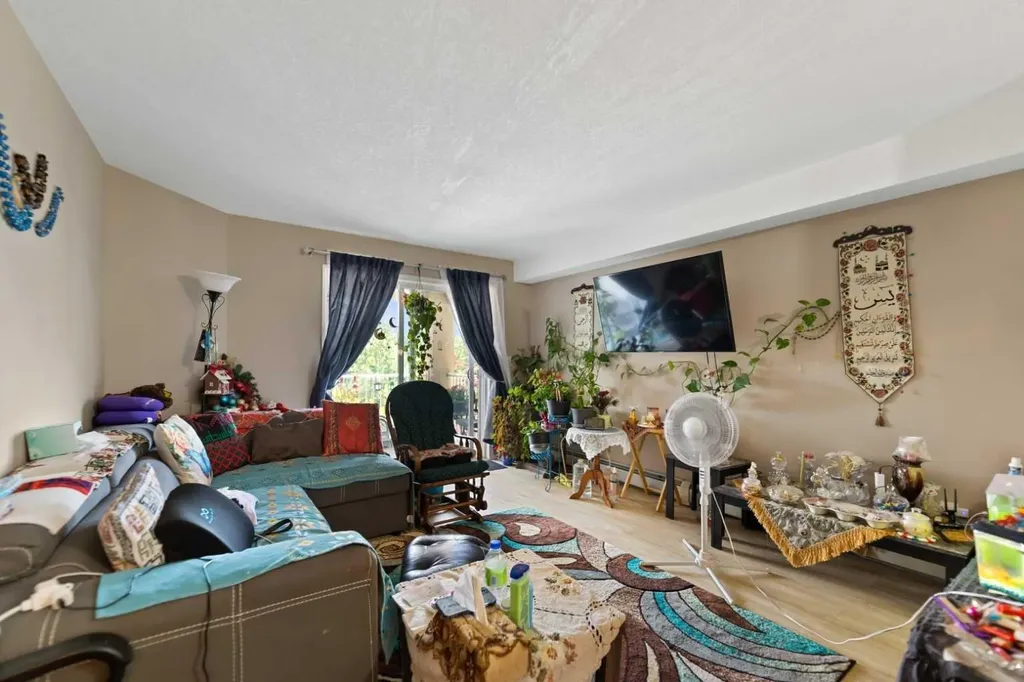 3000 Citadel Meadow Point NW Calgary AB T3G 5N5